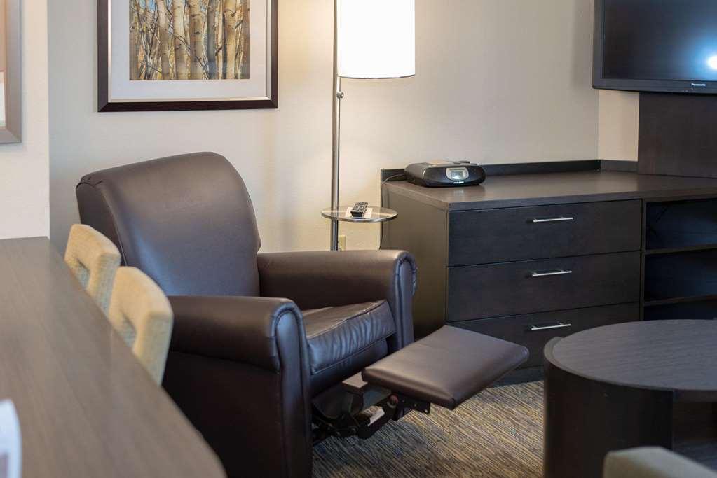 Sonesta Simply Suites Cleveland North Olmsted Airport Номер фото