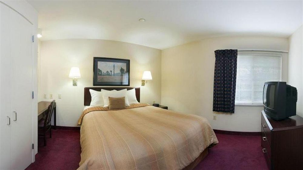 Sonesta Simply Suites Cleveland North Olmsted Airport Экстерьер фото