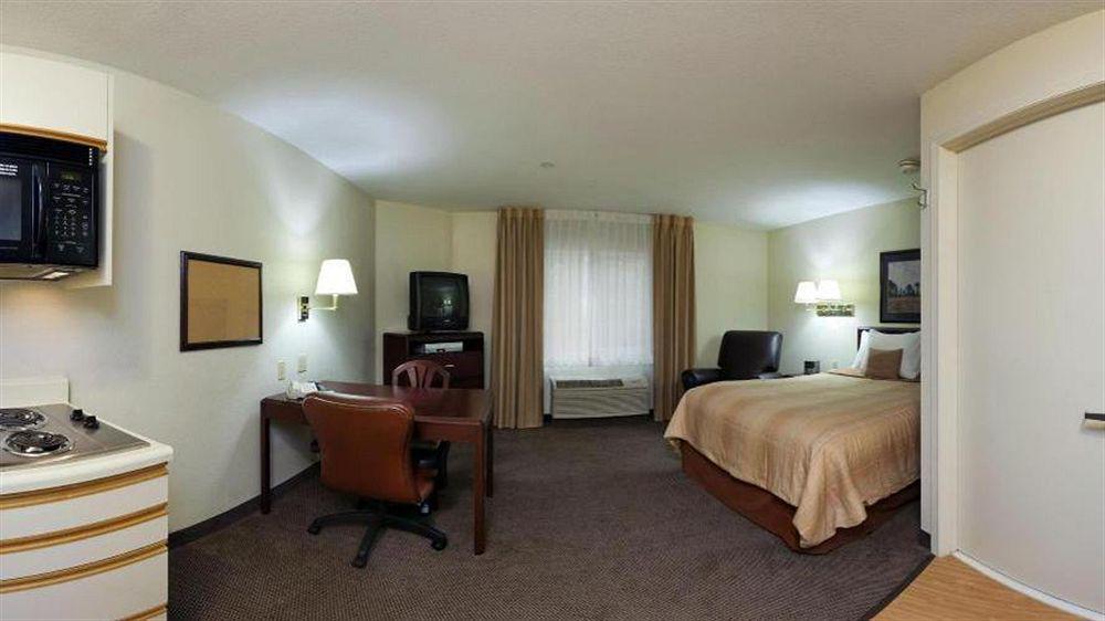 Sonesta Simply Suites Cleveland North Olmsted Airport Экстерьер фото